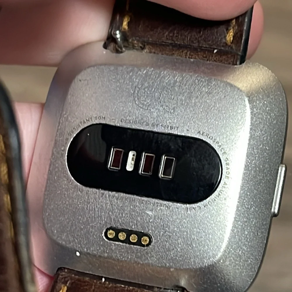 Fitbit Versa Lite with Genuine Leather Band